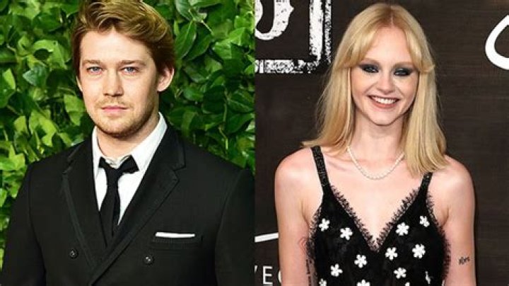 Joe Alwyn & Emma Laird Out After Split From Taylor Swift: Photos – Hollywood Life