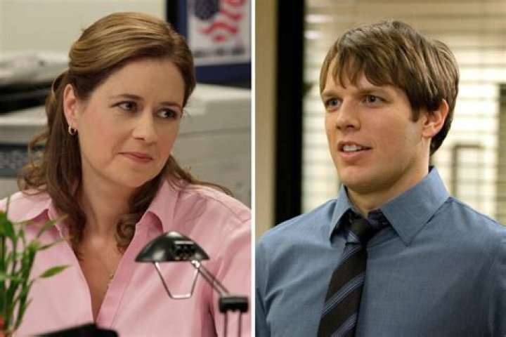 John Krasinski Kisses Pete Davidson As ‘Pam’ From ‘The Office’ – Hollywood Life