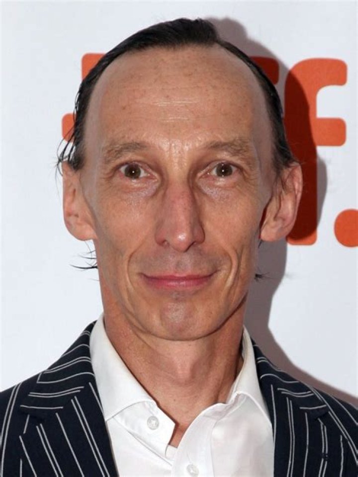Julian Richings - Bio, Age, height, Wiki, Facts and Family