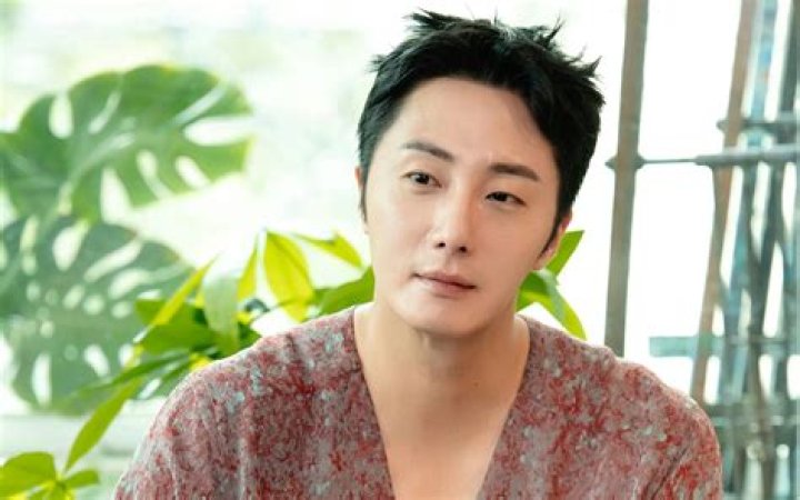 Jung Il-Woo - Bio, Age, height, Wiki, Facts and Family