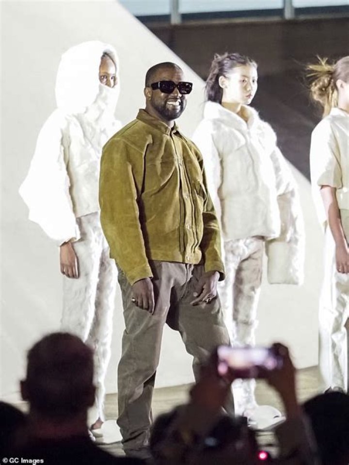
Kanye West End Yeezy Deal With Gap To Focus On His Own Retail Store 