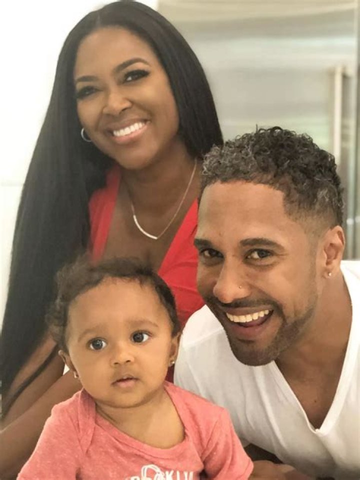 Kenya Moore Divorces Husband Marc Daly & Requests Custody Of Brooklyn – Hollywood Life