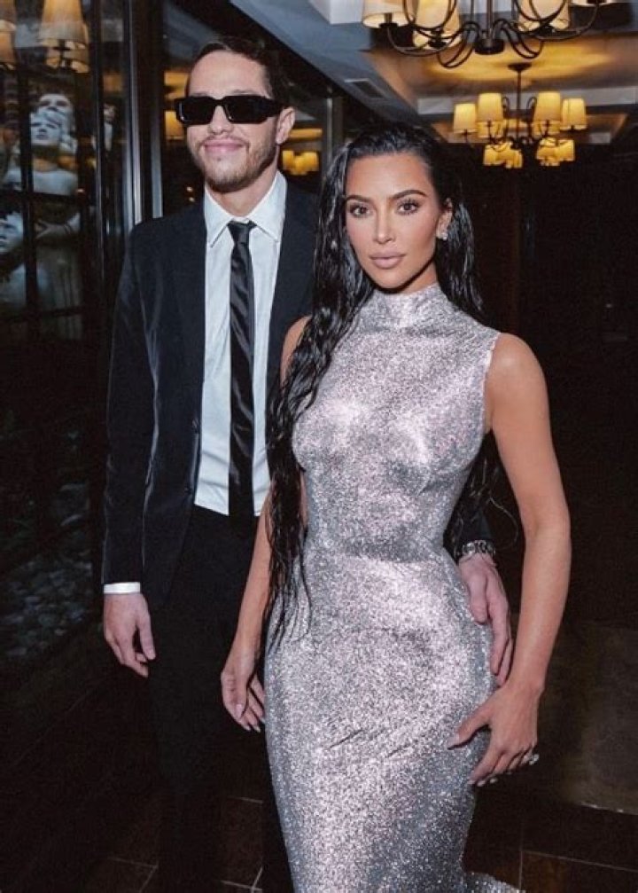 Kim Kardashian Height, Weight, Age, Spouse, Body Statistics