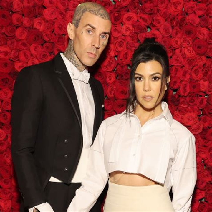 Kourtney Kardashian Reveals New Wedding Photos On MJ’s Birthday – Hollywood Life
