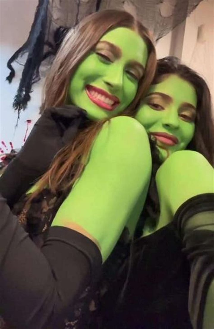 
Kylie Jenner and Hailey Bieber Dress Up as Witches and Grab Pizza: ‘Why Is Everybody Staring?’ 