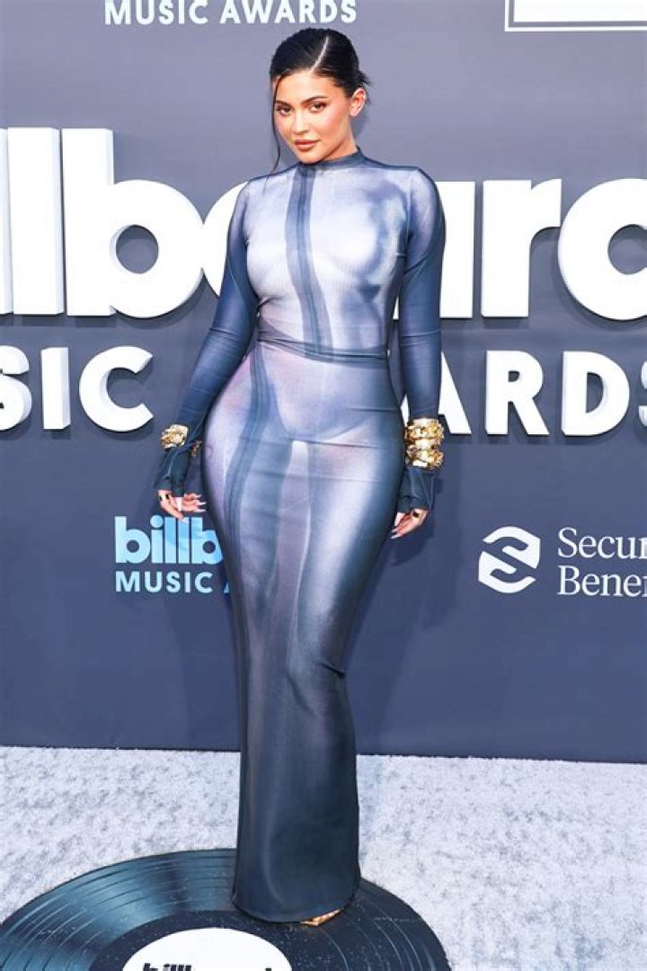 Kylie Jenner Rocks Corset Top In Vegas With Travis Scott After BBMAs – Hollywood Life