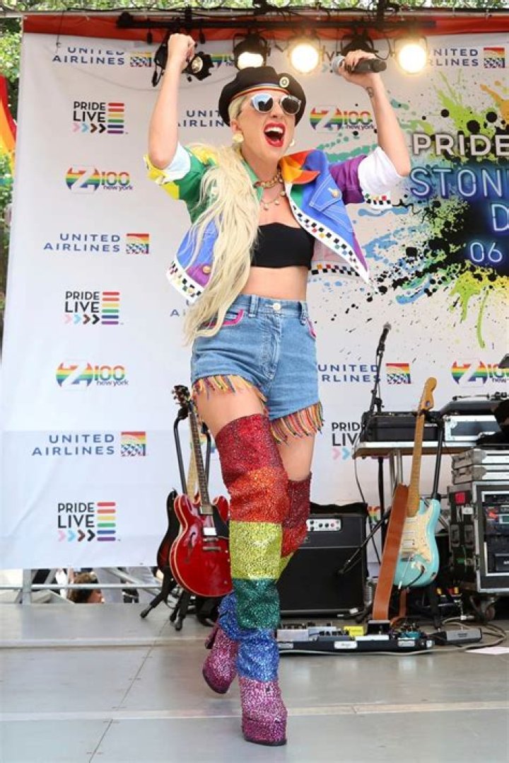 Lady Gaga & More – Hollywood Life