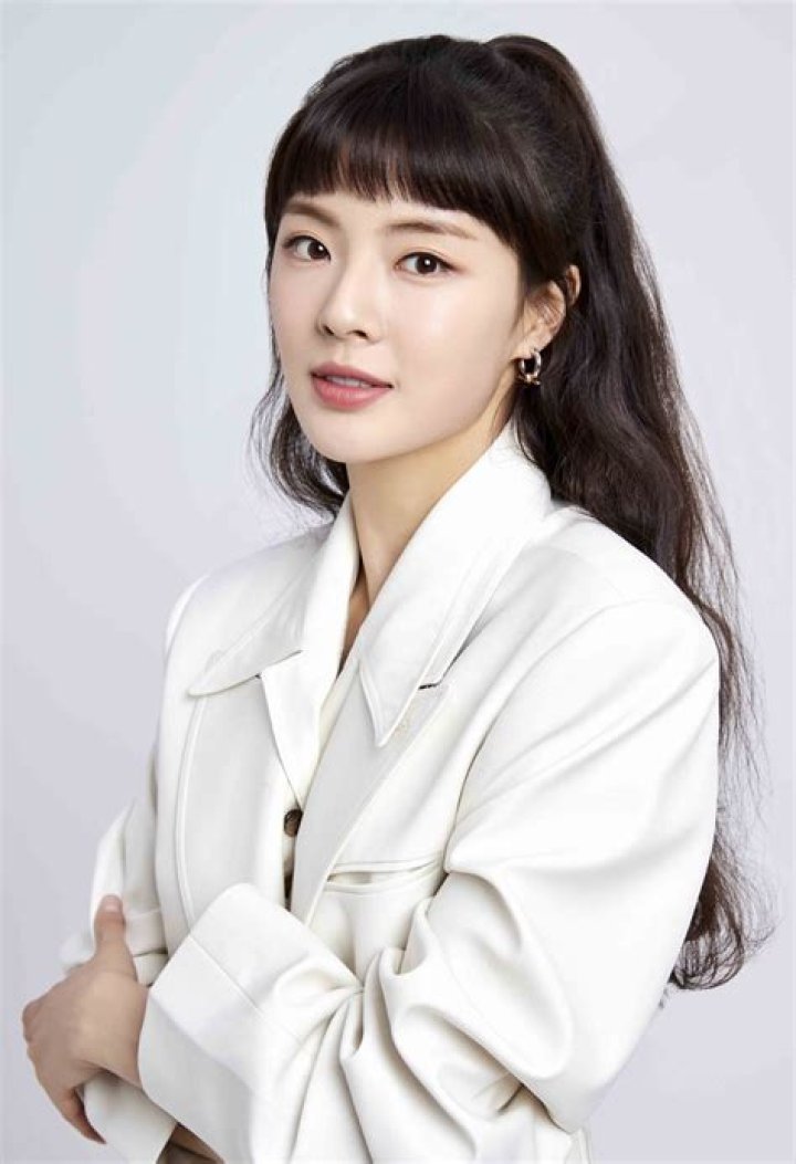 
Lee Sun-Bin Height, Weight, Net Worth, Age, Birthday, Wikipedia, Who, Nationality, Biography 