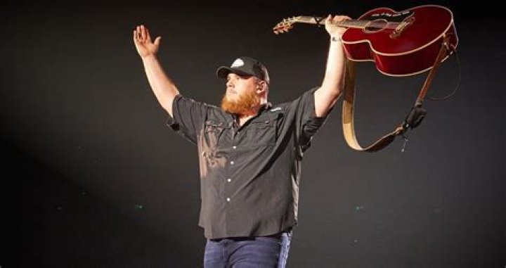 
Luke Combs Height, Weight, Net Worth, Age, Birthday, Wikipedia, Who, Nationality, Biography 