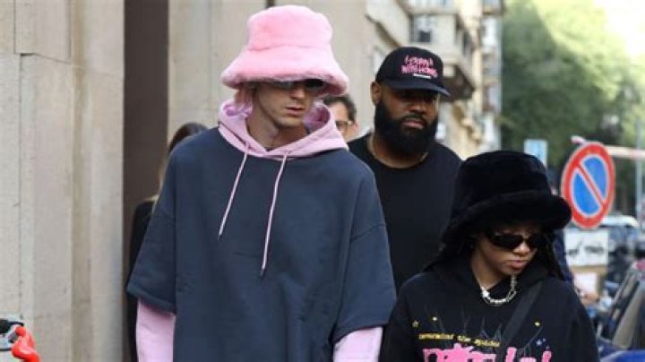 Machine Gun Kelly Holds Hands With Daughter Casie In Italy: Photo – Hollywood Life