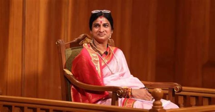 
Madhavi B Height, Weight, Net Worth, Age, Wiki, Who, Instagram, Biography 