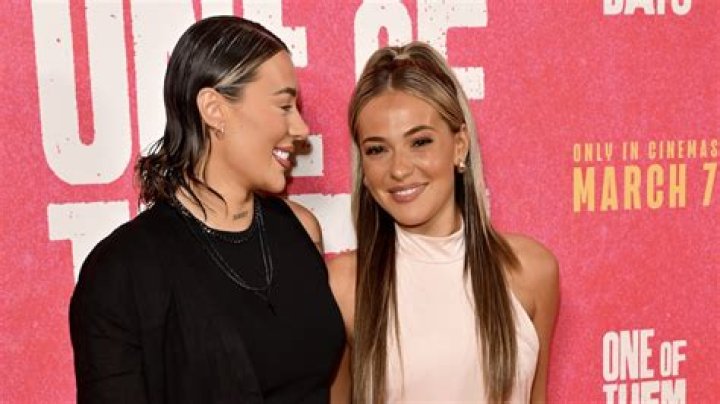 Megan Barton Hanson | Girlfriend Demi Sims? Dating History