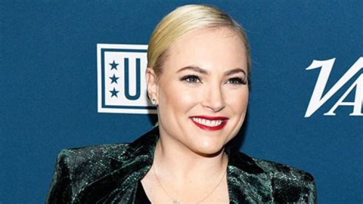 Meghan McCain Reveals Grey Roots On ‘The View’ & Admits She’ll Be Completely Grey In Days