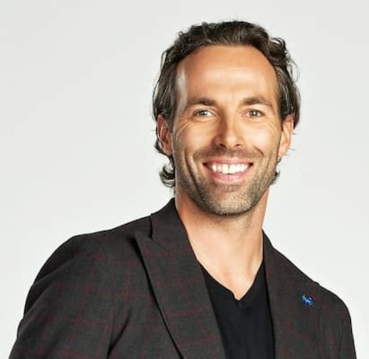 
Mike Arsenault Height, Weight, Net Worth, Age, Birthday, Wikipedia, Who, Instagram, Biography 