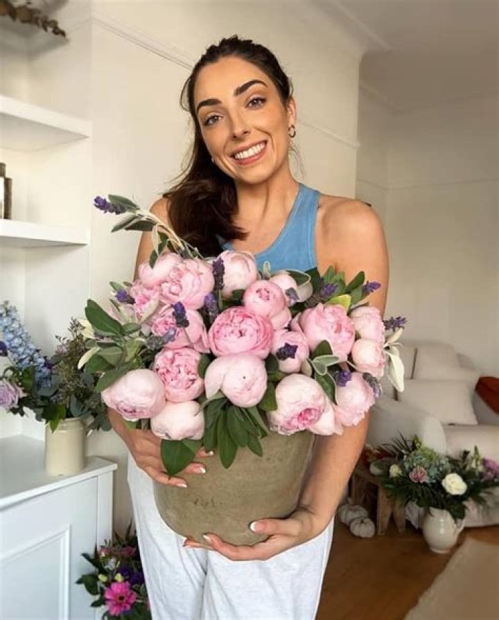 Nelly London - Bio, Age, Wiki, Facts and Family