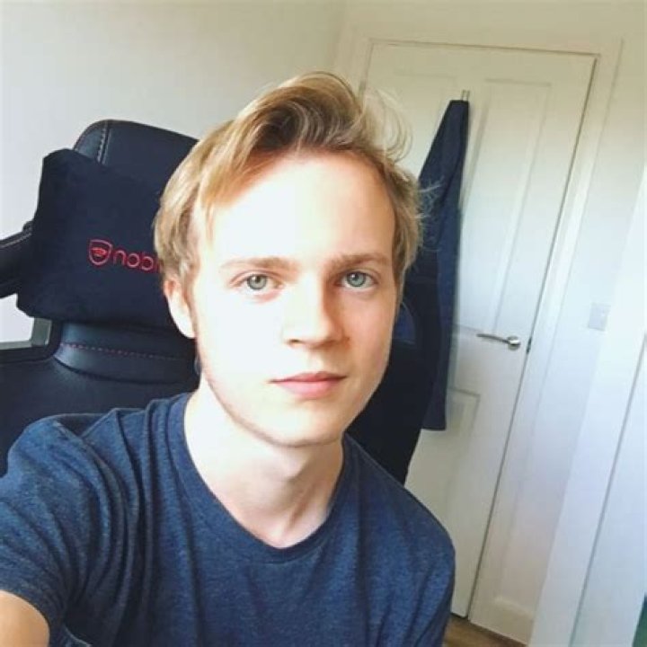 NoughtPointFourLIVE Height, Weight, Age, Body Statistics