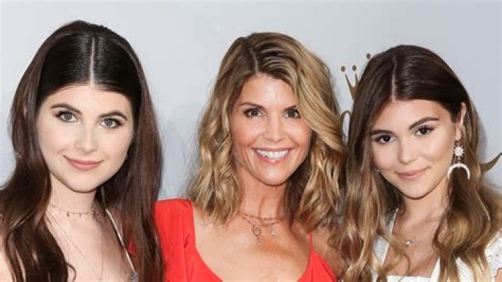 Olivia Jade Dances With Mom Lori Loughlin In Her First YouTube Video Since Admissions Scandal