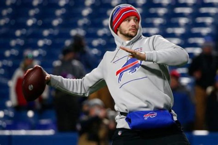 Photos Of The Buffalo Bills QB – Hollywood Life