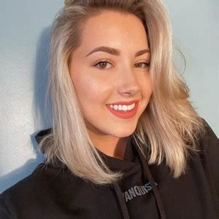 pineapplebrat (instagramstar) Wiki,Age,Birthday,Biography,Height,Net Worth ..