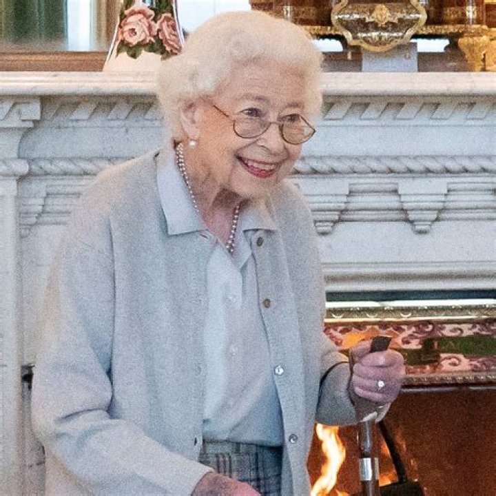 
Queen Elizabeth II’s Death: Here’s Who Saw Her Before She Died 