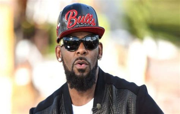 
R. Kelly Height, Weight, Net Worth, Age, Birthday, Wikipedia, Who, Nationality, Biography 
