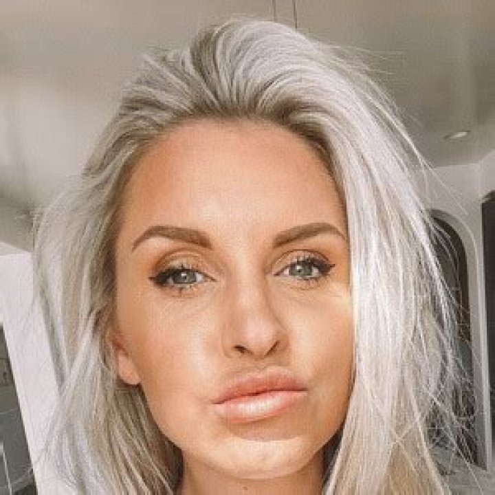 Rebecca-Louise Smith : Age, Birthday, Wiki, Bio and Famil...