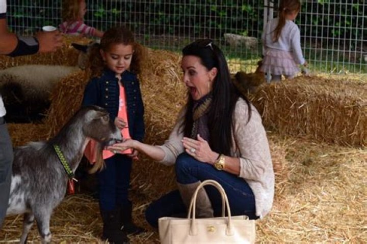 ‘RHOBH’ Star Kyle Richards Takes Daughter To Pumpkin Patch — Photos