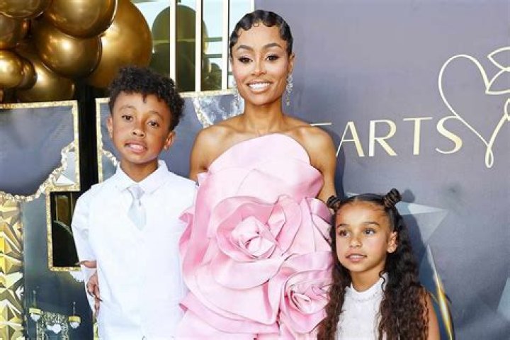 Rob Kardashian & Blac Chyna: Family Hopes Baby Will Heal ‘All That Hurts’ Troubled Couple