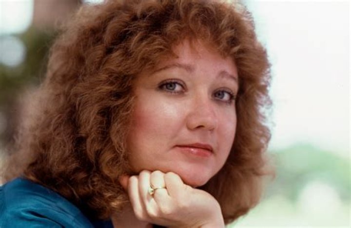 S.E. Hinton - Bio, Age, Wiki, Facts and Family