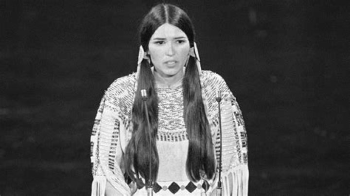 
Sacheen Littlefeather, Native American Activist Who Gave Marlon Brando’s 1973 Oscars Speech, Dead at 75 