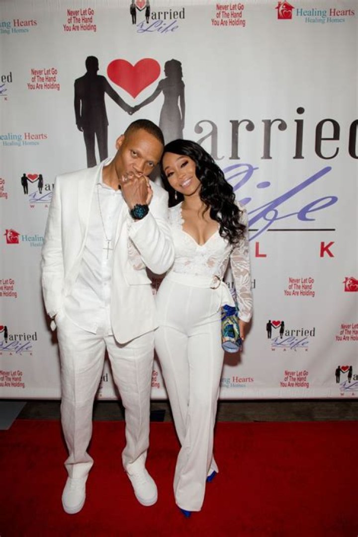 
Singer Ronnie DeVoe and Shamari’s Open Marriage Lasted Just For A Year And A Half! 