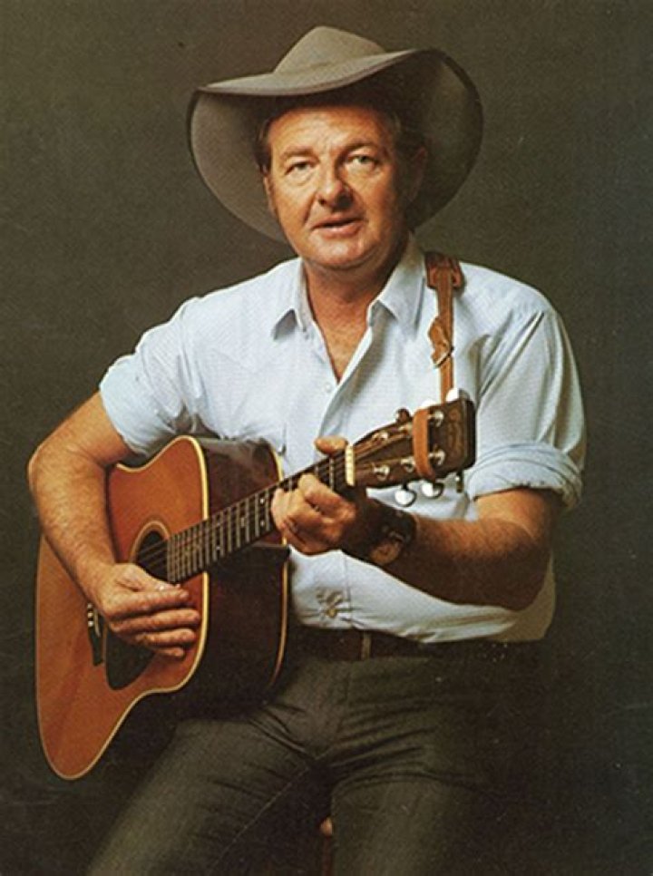 Slim Dusty - Bio, Age, Wiki, Facts and Family