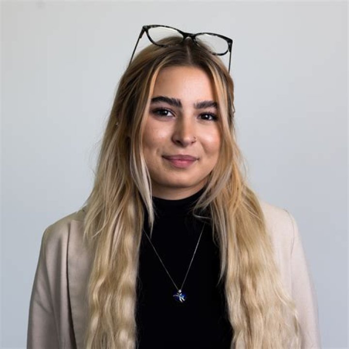 Sophie Bennett Height, Weight, Net Worth, Age, Birthday, Wikipedia, Who, Instagram, Biography