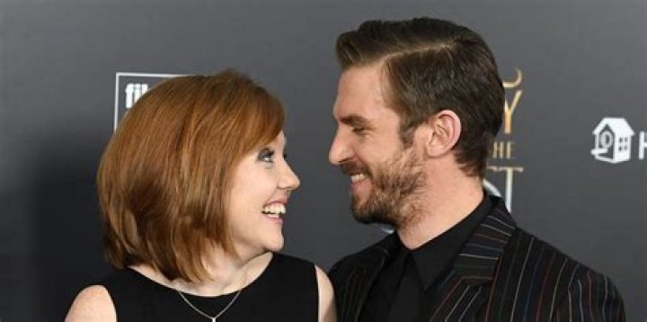 
Susie Hariet’s Wiki Bio, age, family. Who is Dan Stevens wife? 