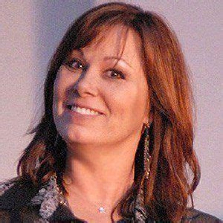 Suzy Bogguss - Bio, Age, Wiki, Facts and Family