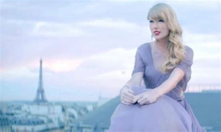 Taylor Swift’s Most Gorgeous Music Video Looks Of All-Time — PICS