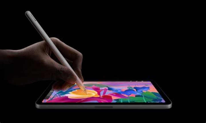 This iPad Stylus Pen Is Loved By Over 12k Users & It’s Half The Price Of An Apple Pencil