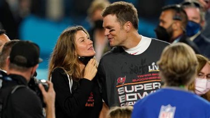 Tom Brady & Gisele Bundchen Hold Hands In Costa Rica In 1st Photos Since His NFL Retirement