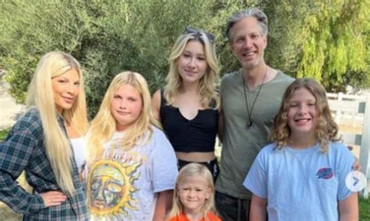 Tori Spelling’s Brother Randy is ‘Proud of Her’ – Hollywood Life