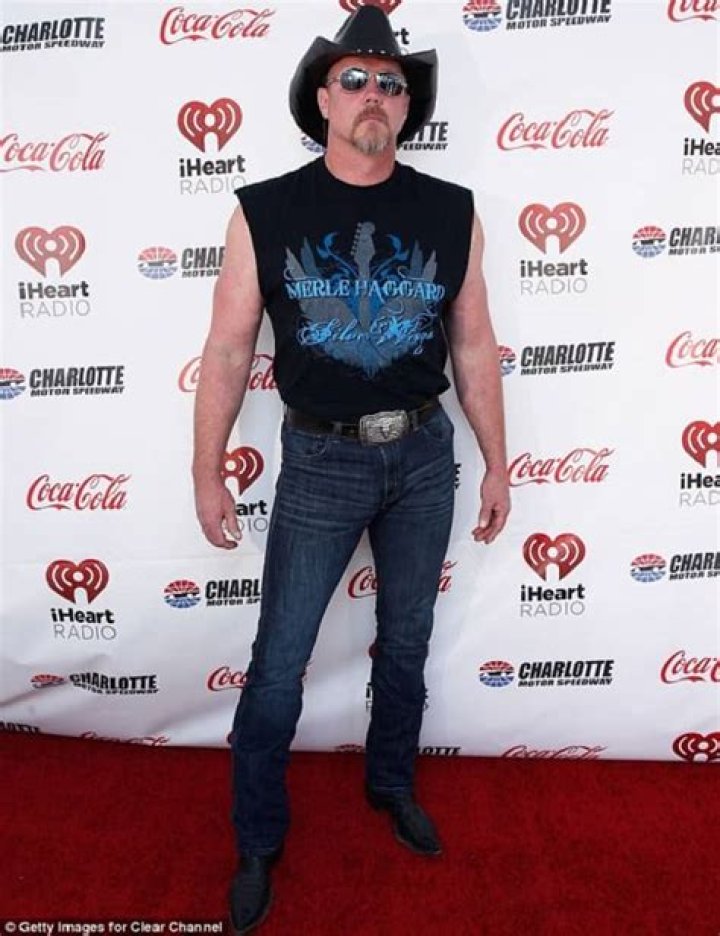 Trace Adkins - Bio, Age, net worth, height, weight, Wiki, Facts and Family