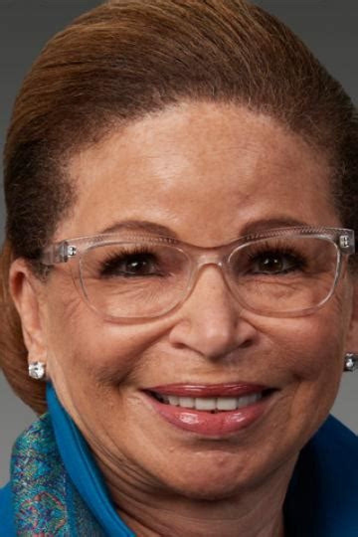 Valerie Jarrett Height, Weight, Net Worth, Age, Birthday, Wikipedia, Who, Nationality, Biography