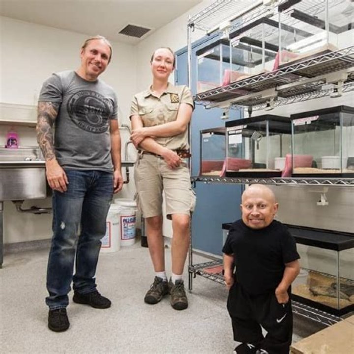 Verne Troyer - Bio, Age, net worth, height, Wiki, Facts and Family