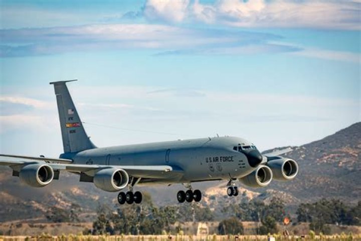 What aircraft fly from Brize Norton?