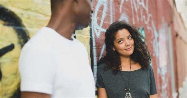 What does it mean when a woman locks eyes with you?