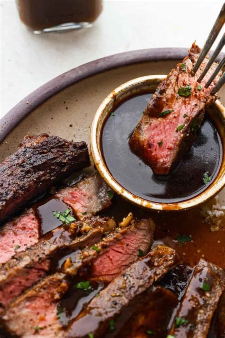 What is Calabrese sauce made of?