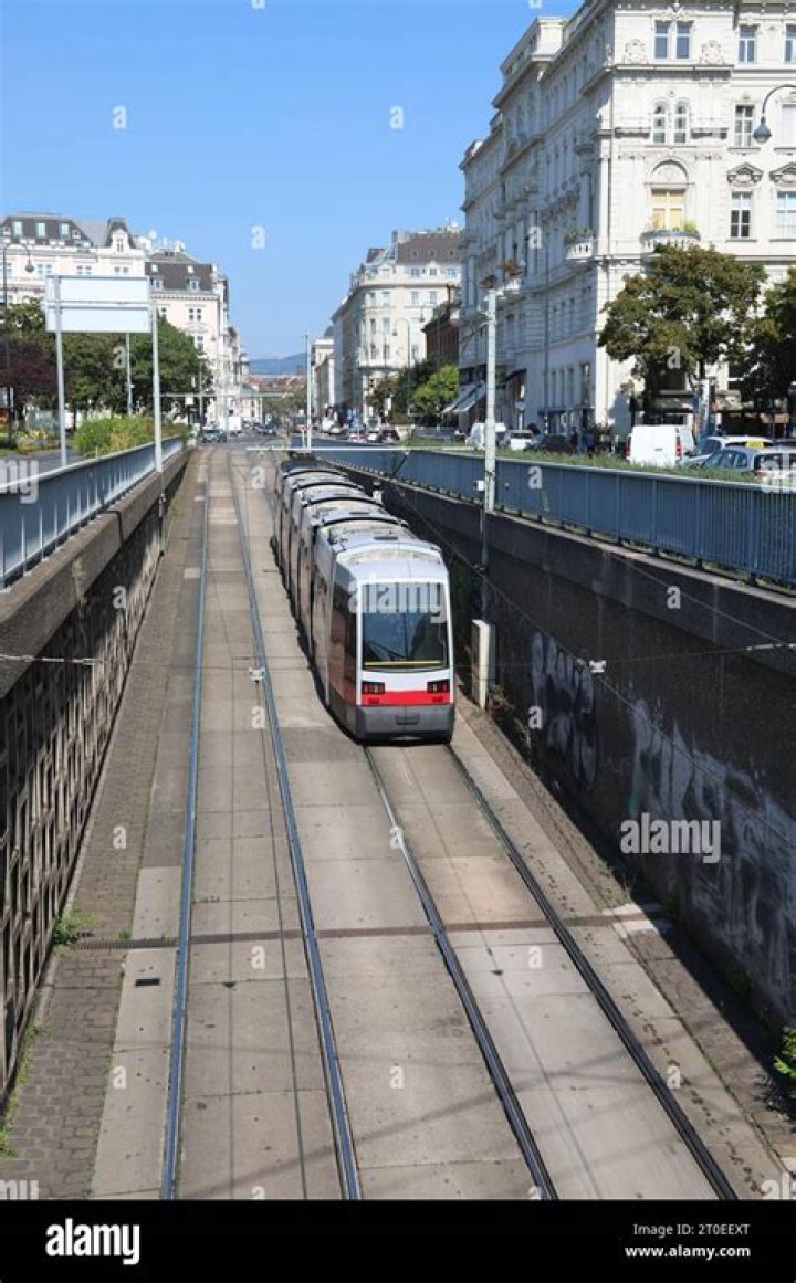 What Tram goes down high Street Prahran?