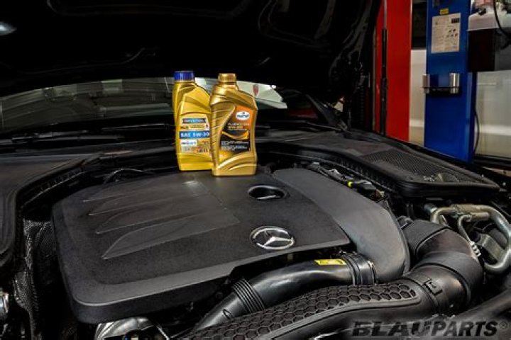 What type of oil does a Mercedes E320 take?