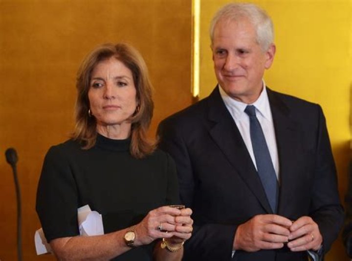 
Who are George Lazenbys Parents? George Lazenby Biography, Parents Name, Nationality and More 
