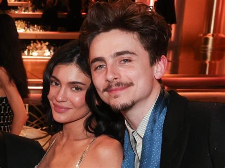 Who is HollowPoiint Dating Now?