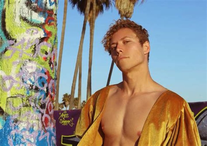 Who Is Iamnotshane Girlfriend? Shane Niemi Married Or Dating – Relationship Explored